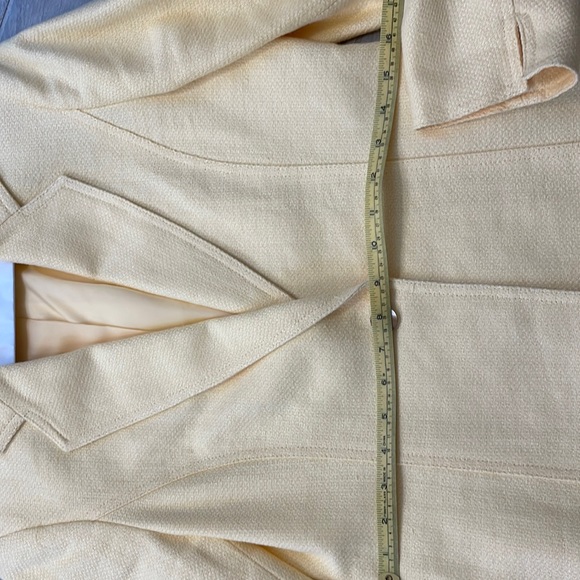 Yellow jacket - Picture 5 of 6